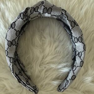 Versona Black & White Printed Headband